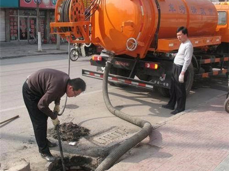 南圣镇清掏化粪池，健康生活从这里开始